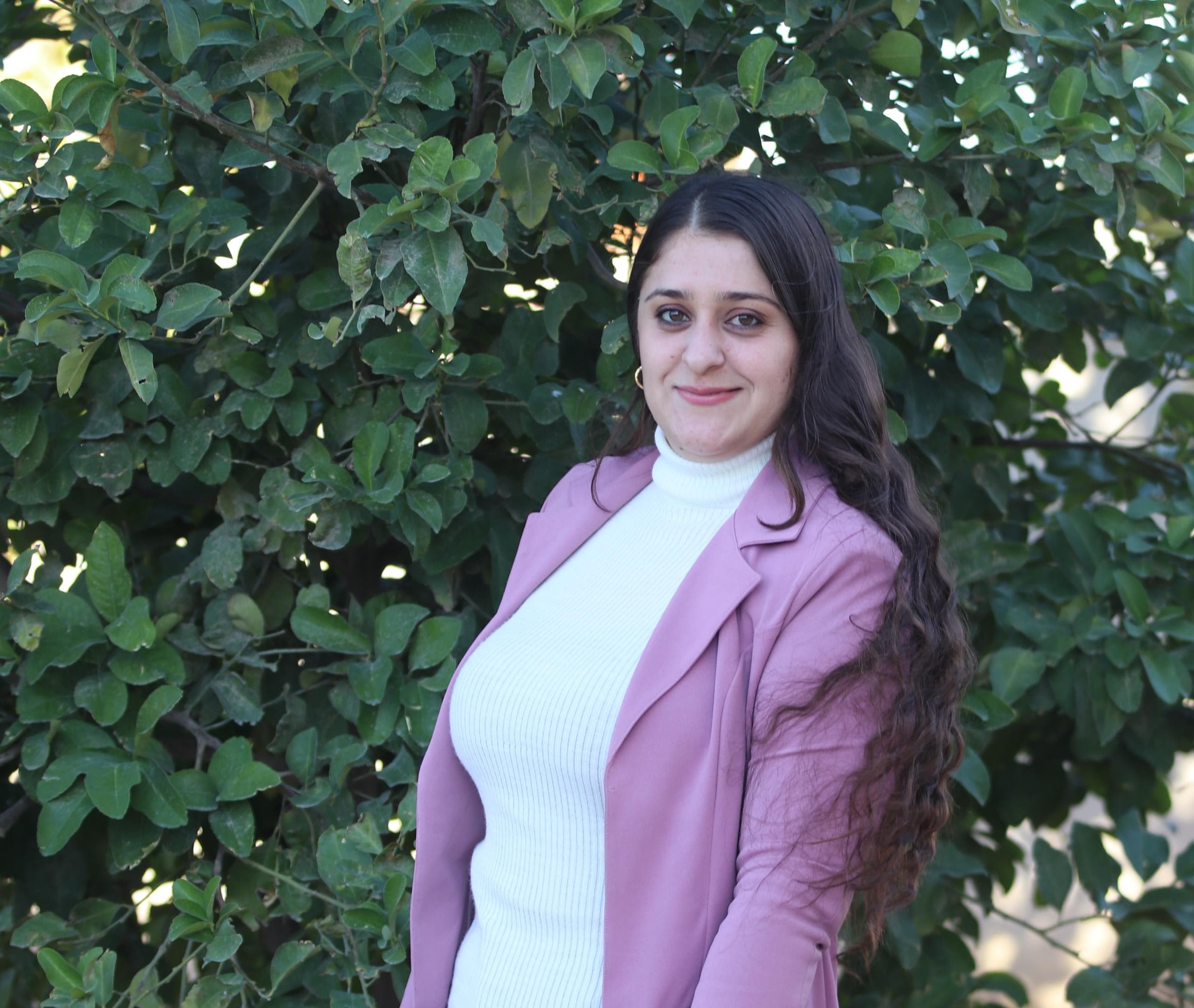 PYD_Rojava's tweet card. ريحان سيف الدين عمر - في زمنٍ تتسارع فيه وسائل الاتصال وتتشابك المنصّات الرقمية، تحوّل خطاب الكراهية إلى ظاهرة تهدد