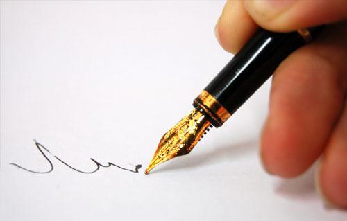 PYD_Rojava's tweet card. شيرين رشيد ... كانت الثقافة، وما زالت، تتخفى بين ثنايا البيوت الريفية القديمة المبنية من الطين وجذوع الأشجار؛ تختبئ في