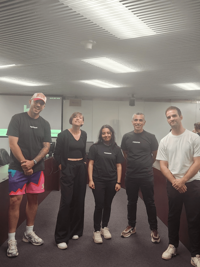 wonrobot's tweet card. Arushi Nath The PROGRAM: Toronto Hackathon took place on June 20, 2025, at Toronto City Hall (Committee Room 2), on the eve of the inaugural Toronto Tech Week. Organized in collaboration with the C…