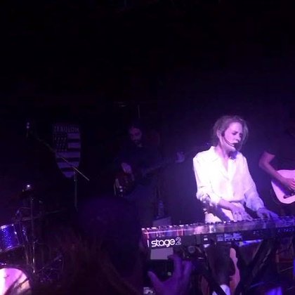 Tweet card summary image