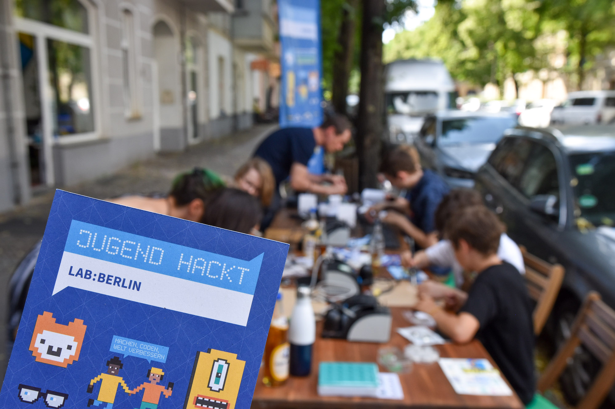 CoderdojoMitte's tweet card. Das Jugend hackt Lab Berlin bietet dir Freiraum, um deine Ideen für eine bessere Welt umzusetzen. Durch die Unterstützung toller Menschen und das große Angebot an Geräten im xHain und bei mediale...