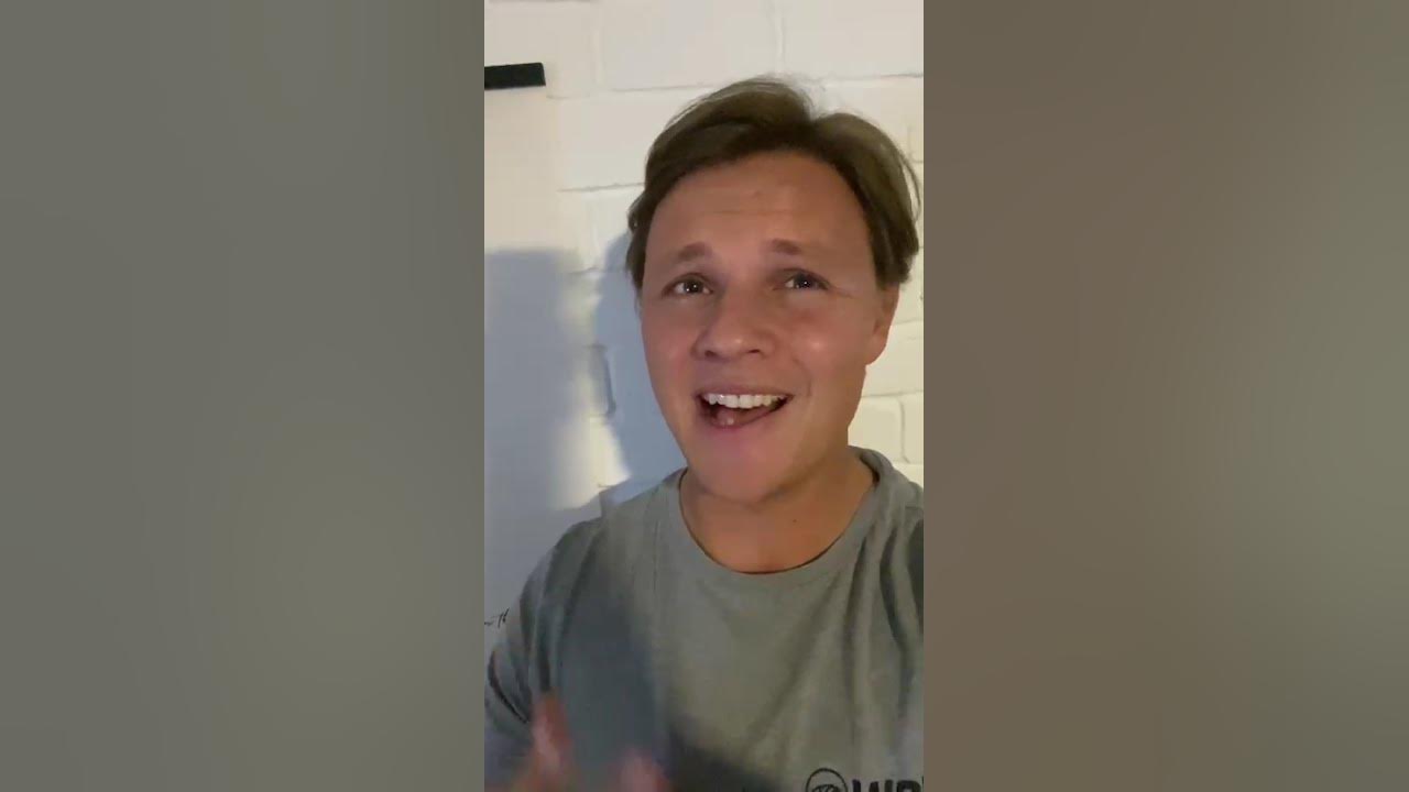 RoboTalker_'s tweet card. It's Johan, the Tutorial Guy behind Robotalker.com