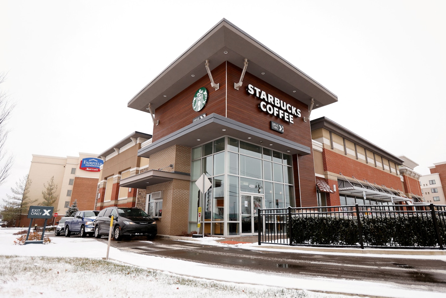 SBWorkersUnited's tweet card. The judge’s order requires the company to stop a long list of behaviors and reinstate workers who began a nationwide union drive.