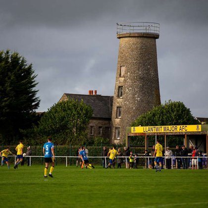 Tweet card summary image