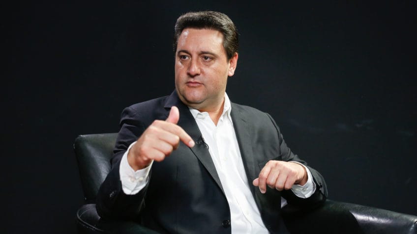 Poder360's tweet card. Governador do Paraná diz que o PSD busca protagonismo, seja com candidatura própria ou em alianças. Leia no Poder360.