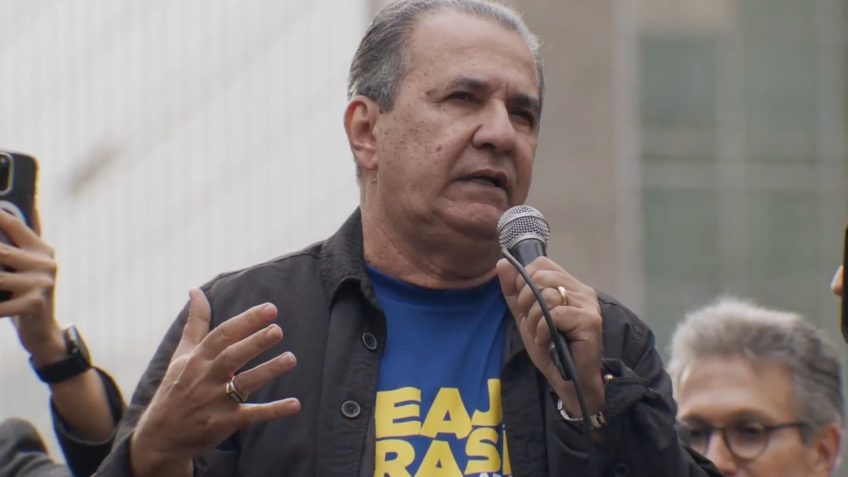 Poder360's tweet card. Fala se deu depois que Flávio Bolsonaro confirmou que irá concorrer à Presidência em 2026. Leia no Poder360.