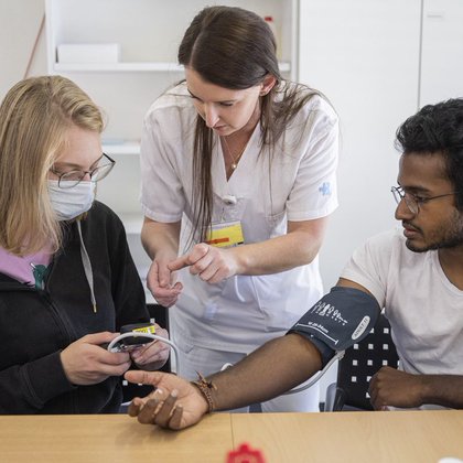 Tweet card summary image