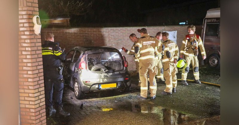 Autobrand in Lunteren vermoedelijk aangestoken