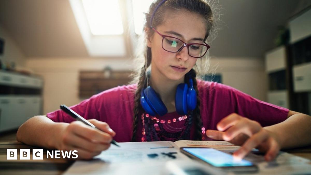 perlarem's tweet card. The content will not count in a mobile data allowance to help keep costs of online learning down.