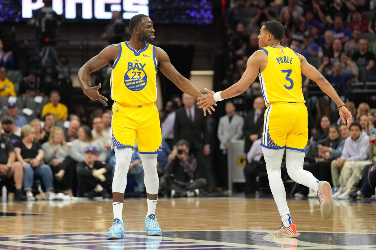 ShamsCharania's tweet card. There was a physical altercation at the Warriors’ practice that has the team seriously considering a suspension of Draymond Green.