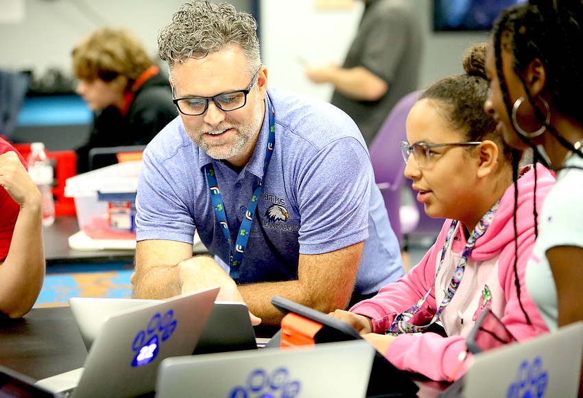 BrentWoronoff's tweet card. The tour took stops at Buddy Taylor Middle School and Bunnell Elementary School and included programs in 3D printing, artificial intelligence, aquaponic gardening and financial literacy.