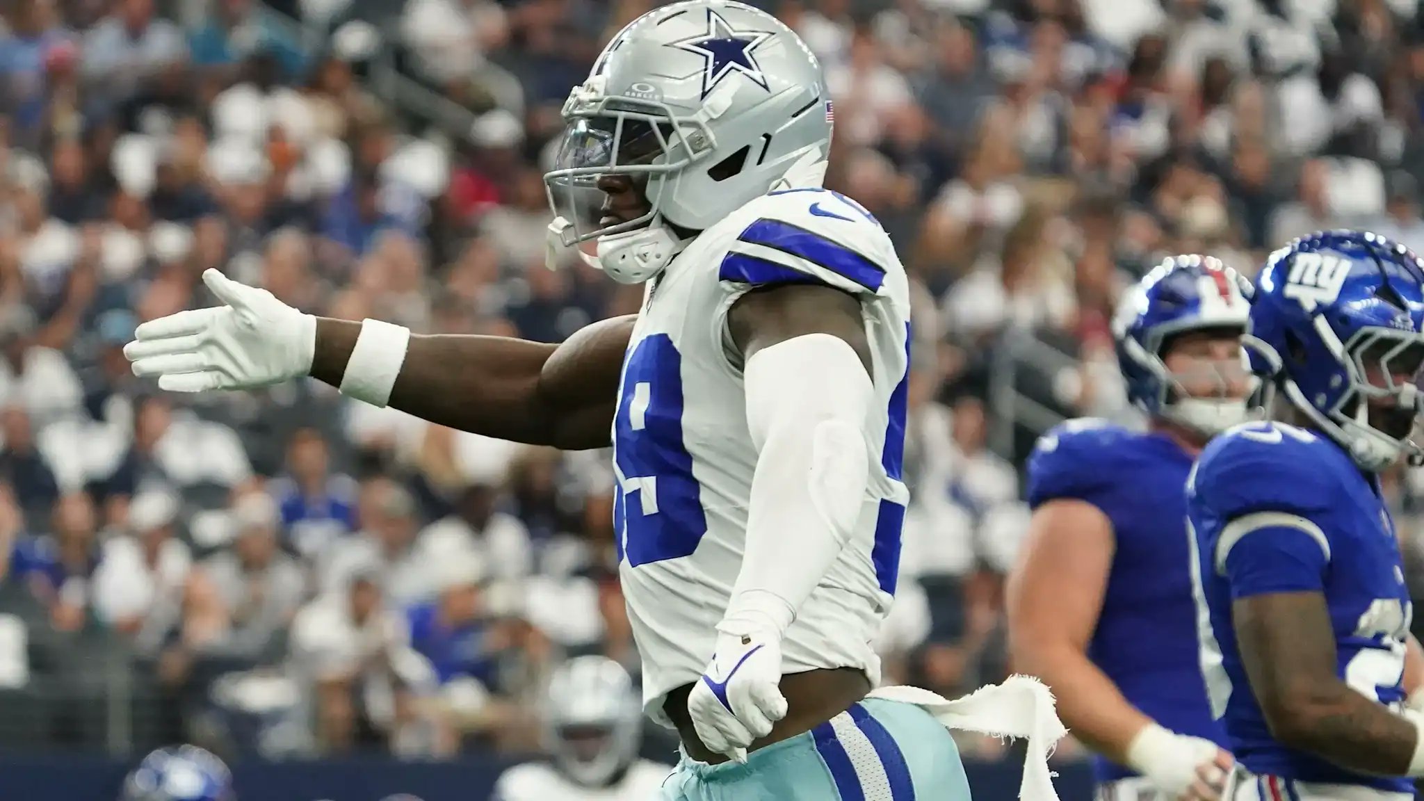 cwinsidethestar's tweet card. Dec 7, 2025 -- When I heard the Cowboys added Kenneth Murray in free agency, I thought he looked like a physical, scheme-fit at linebacker for Matt Eberflus.