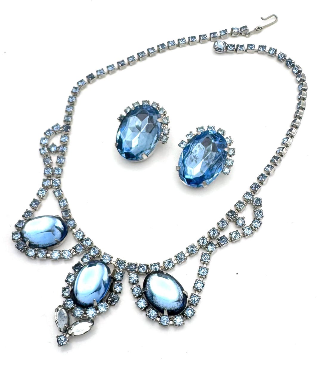 serendipitytrea's tweet card. This Jewelry Sets item by serendipitytreasure has 9 favorites from Etsy shoppers. Ships from Huntington Beach, CA. Listed on Dec 7, 2025