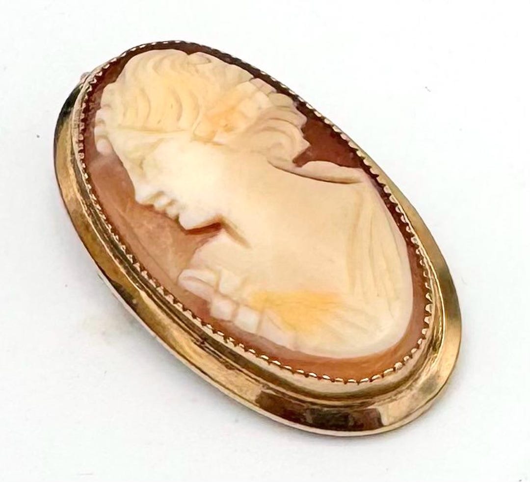 serendipitytrea's tweet card. This Brooches item is sold by serendipitytreasure. Ships from Huntington Beach, CA. Listed on Dec 7, 2025