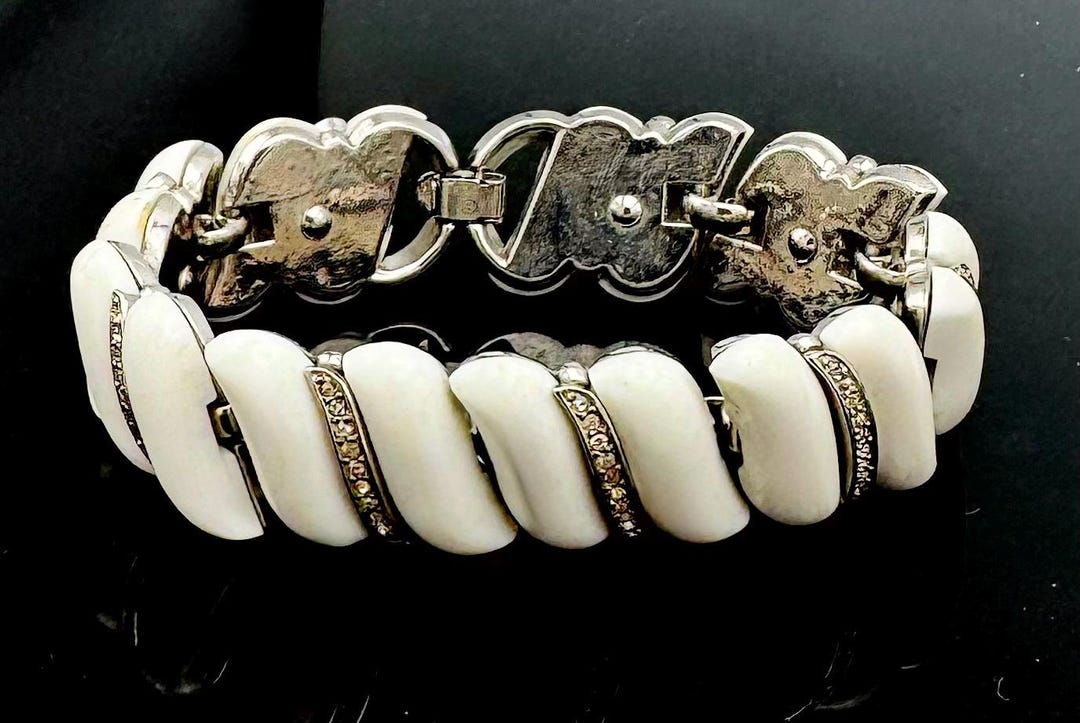 serendipitytrea's tweet card. This Chain & Link Bracelets item by serendipitytreasure has 6 favorites from Etsy shoppers. Ships from Huntington Beach, CA. Listed on Dec 7, 2025