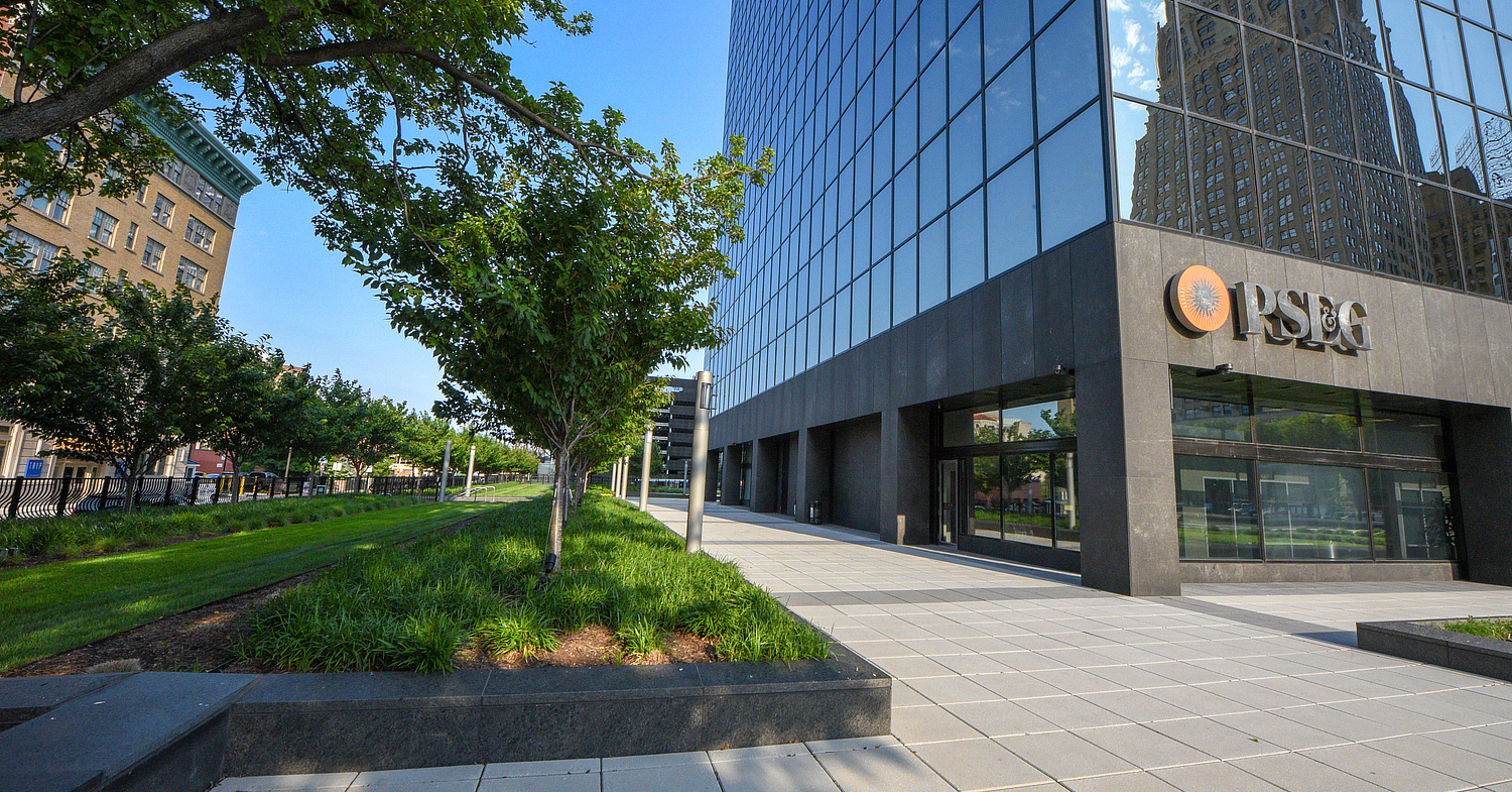 PSEGCareers's tweet card. Requisition: 82897 PSEG Company: PSEG Services Corp. Salary Range: $ 77,200 - $ 122,200 Work Location Category: Hybrid Flexible We're one of the country's largest energy companies, with a vision of...