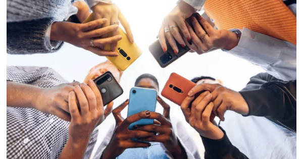 AnnapPeds's tweet card. Parents' Ultimate Guide to Algorithms - Learn more and get Common Sense Media's research-backed tips.