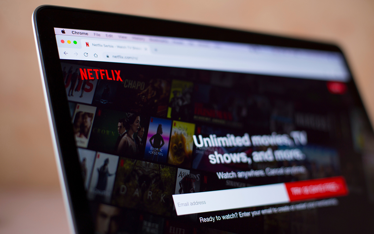 phonandroid's tweet card. Netflix s'apprête à annoncer un rebond exceptionnel dans son nombre d'abonnés, suite à la fin du partage de comptes.