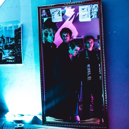 Tweet card summary image