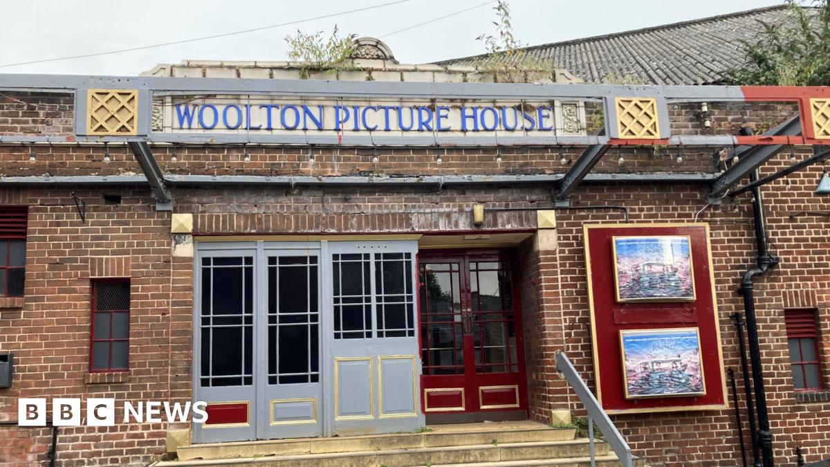 snellyradio's tweet card. Woolton Picture House, which opened in 1927 but shut in 2020, will mark 12 days of Christmas.