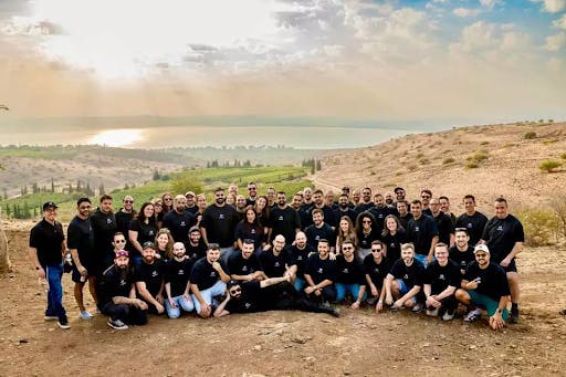 hackernoon's tweet card. Chargeflow was created by two brothers, Ariel and Avia Chen who previously built a highly successful e-commerce cosmetics brand with a large subscription base.