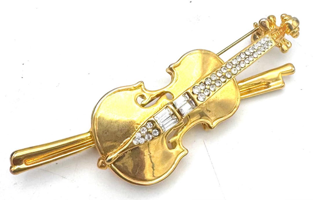 serendipitytrea's tweet card. This Brooches item is sold by serendipitytreasure. Ships from Huntington Beach, CA. Listed on Dec 7, 2025