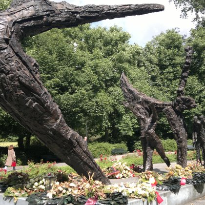 Tweet card summary image