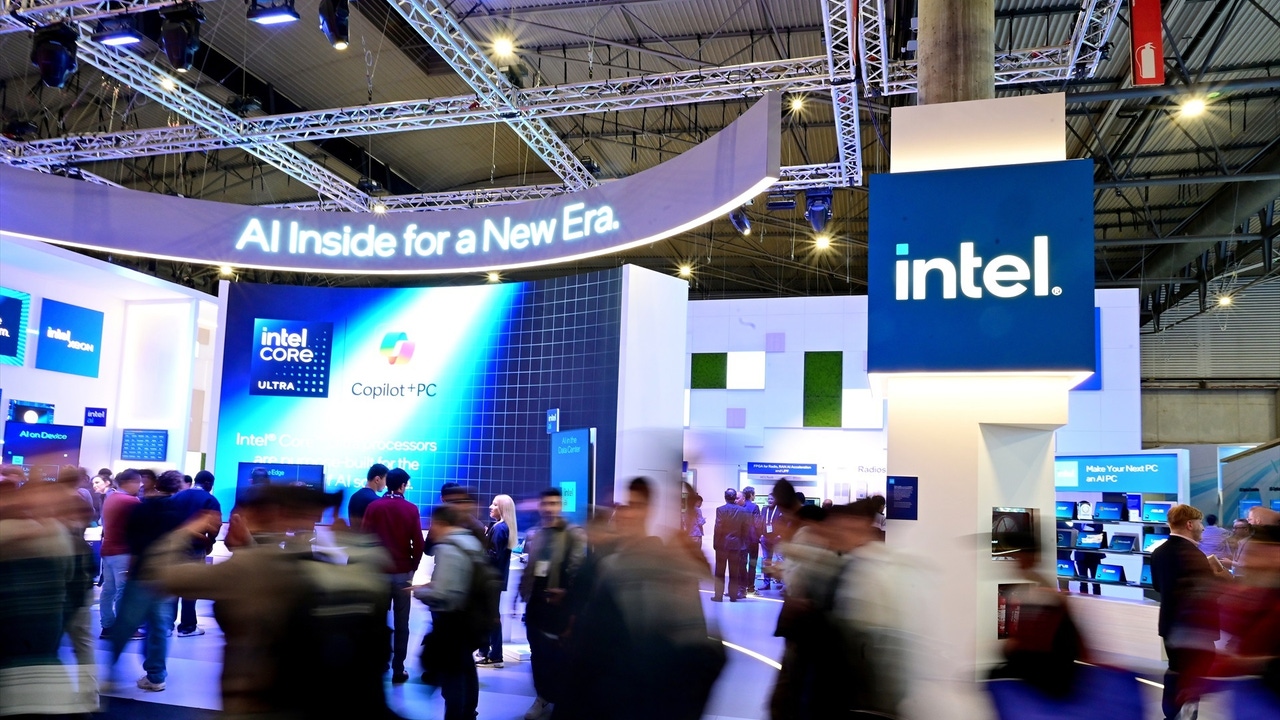 Barcelonablog2's tweet card. El ministro de Comunicaciones ha pedido a sus empresas tecnológicas que no acudan al evento. Pedro Sánchez ha anunciado esta semana un paquete de nueve medidas para 'parar el genocidio en Gaza'. 