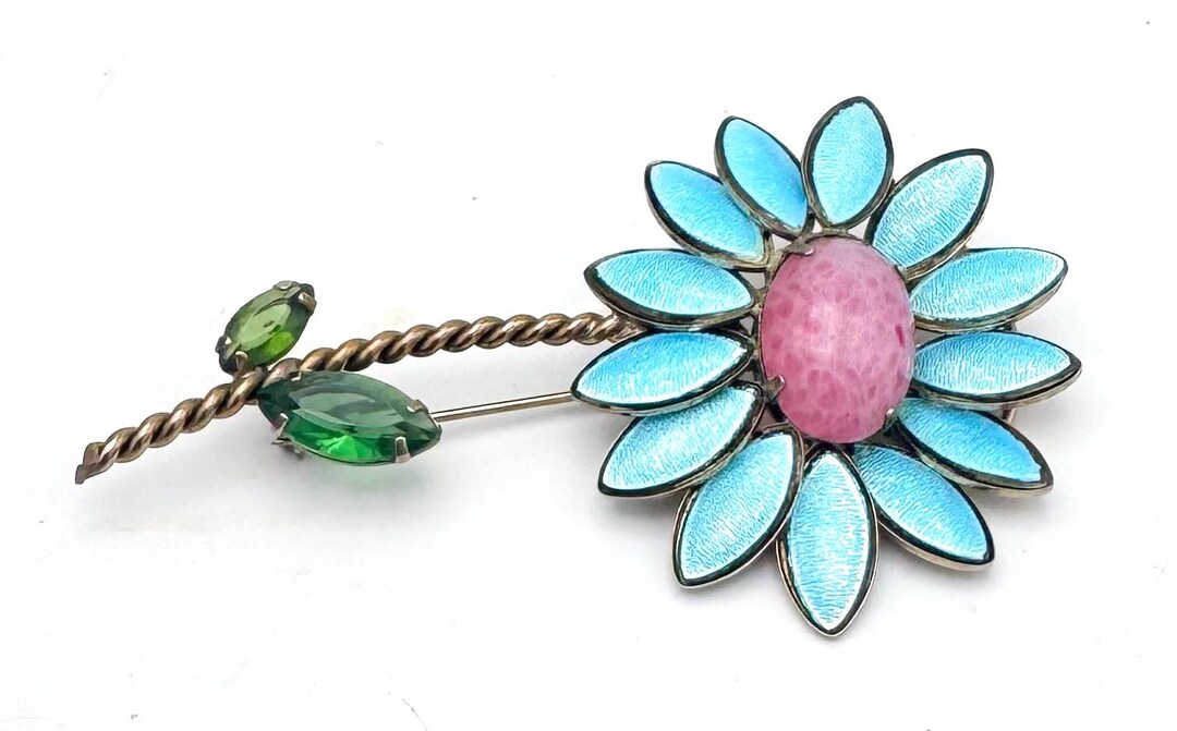 serendipitytrea's tweet card. This Brooches item is sold by serendipitytreasure. Ships from Huntington Beach, CA. Listed on Dec 7, 2025