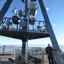 Tweet card summary image