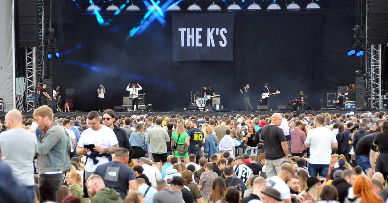 Tweet card summary image