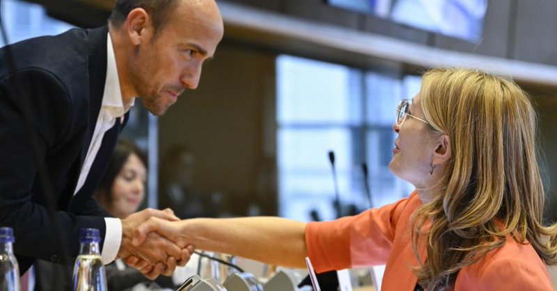 Tweet card summary image