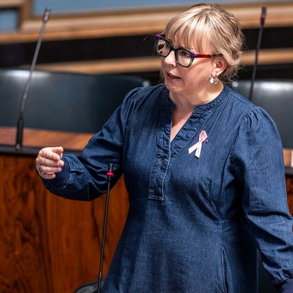 Tweet card summary image