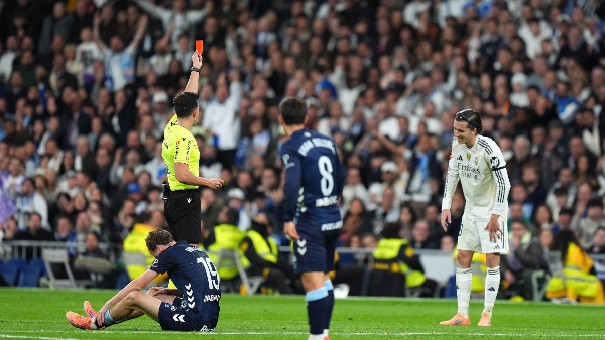 ArchivoVAR's tweet card. La resurrección de Quintero González en el Santiago Bernabéu tras cuajar un arbitraje casi de sobresaliente sobre el césped.