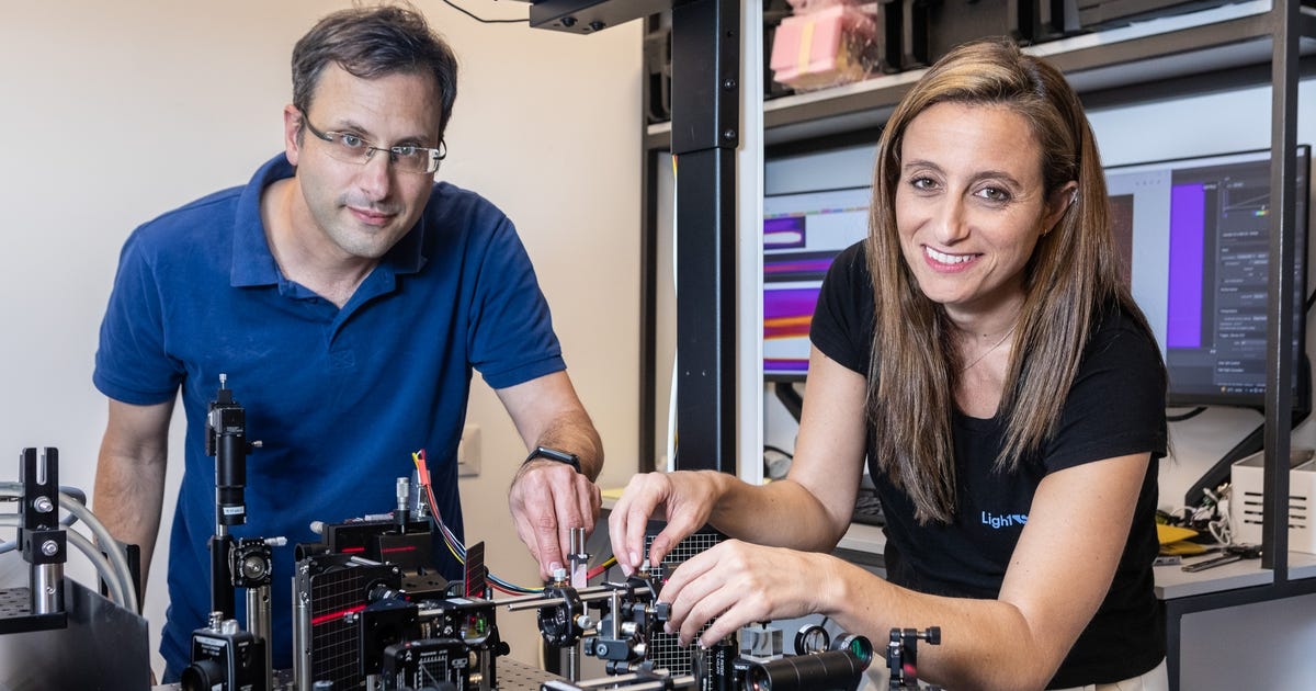 LightSolverCo's tweet card. ***