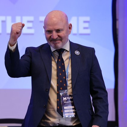 Tweet card summary image