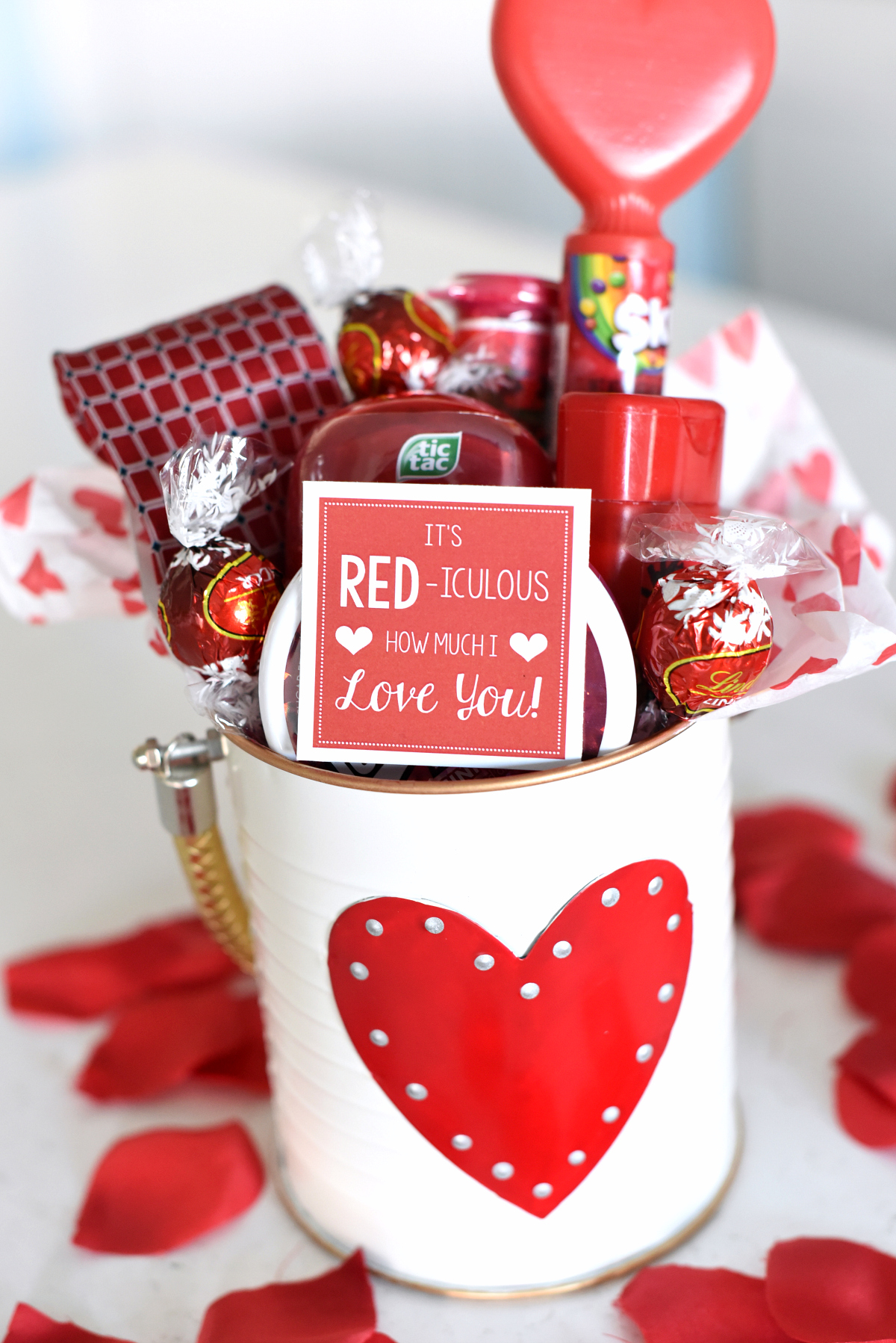 FunSquaredBlog's tweet card. Looking for cute Valentine's gift idea for your husband, wife, boyfriend, girlfriend or kids? This gift is RED-iculously fun to put together, super cute and can be personalized for the person you are...