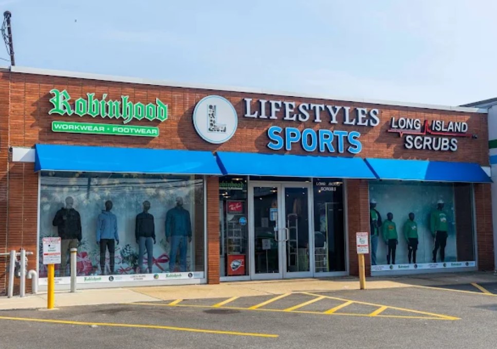 LIBN's tweet card. Lifestyles Sports buys a new 18,500-square-foot Farmingdale building, tripling production space and expanding custom apparel, sporting goods and workwear services.