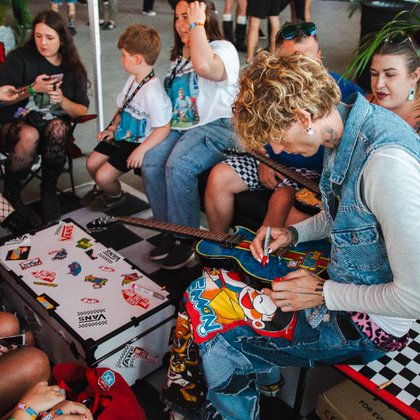 Tweet card summary image