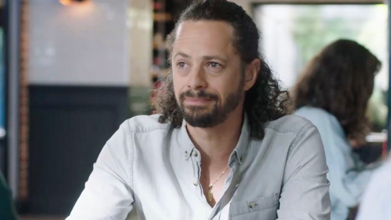 SHIELDZephyrOne's tweet card. Ambroise Michel campe le rôle d'Arthur dans Demain nous appartient. Un rôle pour le moins intense ! L'occasion pour la rédaction d'AlloCiné de l'interroger sur ce personnage pas comme les autres !