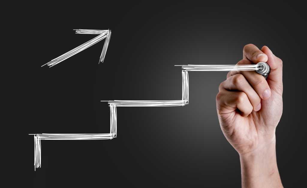 RafaDelNero's tweet card. Take your coding to the next level by learning advanced programming with generics. Here's how to use generic methods with type inference, type parameters, and wildcards in your Java programs.