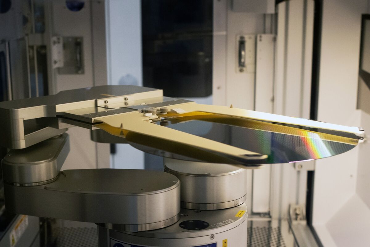 TheStalwart's tweet card. Can MatX build the ultimate LLM chip?