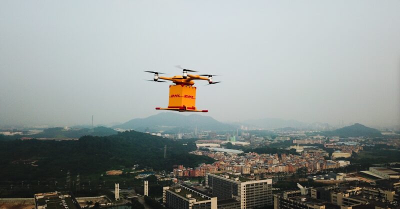 IMaktuell's tweet card. Drohnen könnten die Transportlogistik revolutionieren. Noch gibt es aber Startschwierigkeiten.