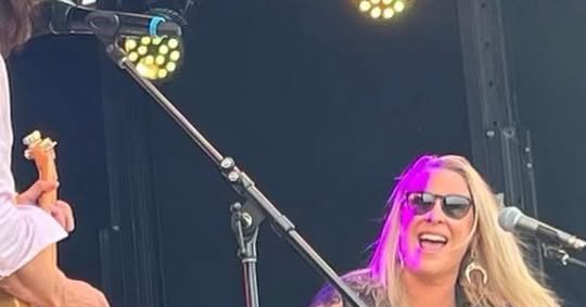 Tweet card summary image