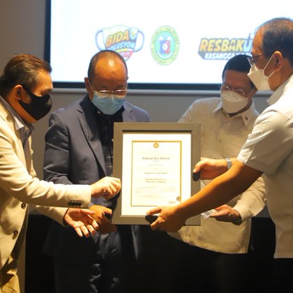 Tweet card summary image