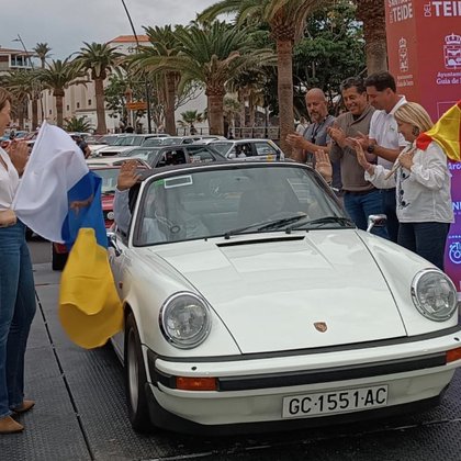 Tweet card summary image