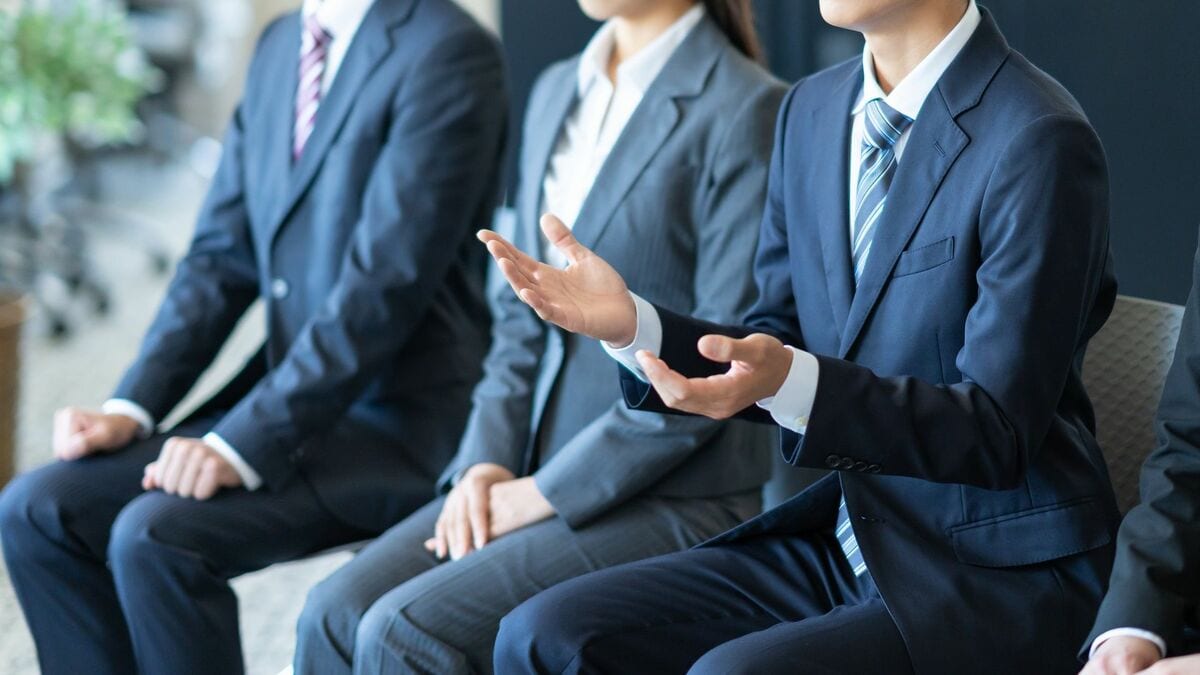 aWebprogrammer's tweet card. 「そのFラン大卒の新人は、ひらがなをちゃんと書けないんです。漢字じゃなくてひらがなですよ。やっぱり学歴って大切だと思いました」これは、新入社員の手書き文書を見た人事部担当者のコメントです。何かと話題…