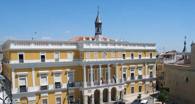 CSIFAdmnLocalN1's tweet card. Esta situación que tildan de "crítica" llega incluso a incurrir en el incumplimiento de los "mínimos operativos establecidos en el reglamento interno".