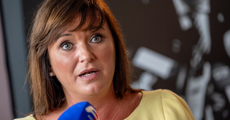 Tweet card summary image