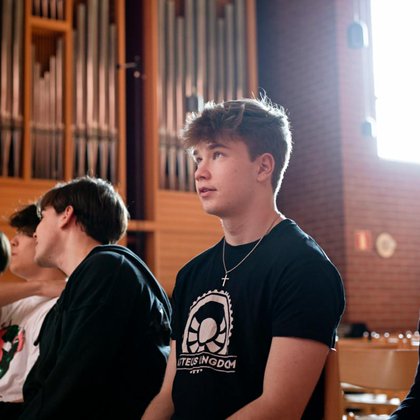 Tweet card summary image